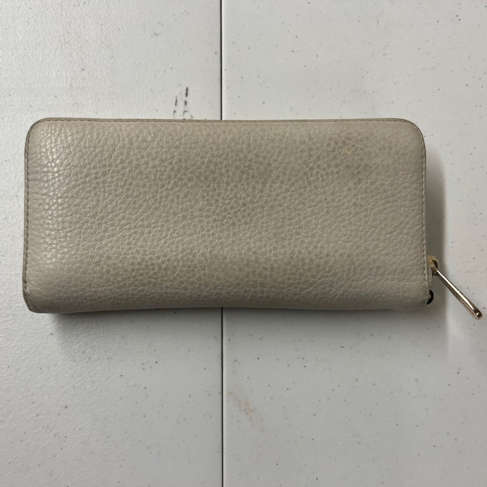 Michael Kors Beige Wallet with Gold Accents - Picture 5 of 8